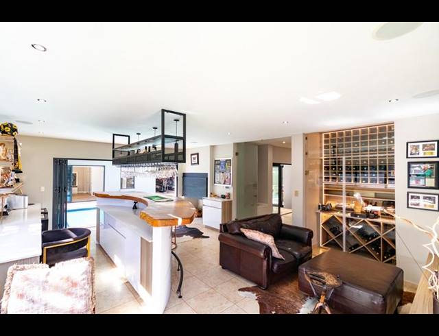 6 BEDROOM HOUSE FOR SALE IN MIDSTREAM RIDGE